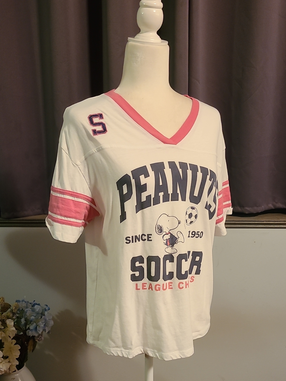 Peanuts White and Pink Soccer Graphic V-Neck Tee - Medium